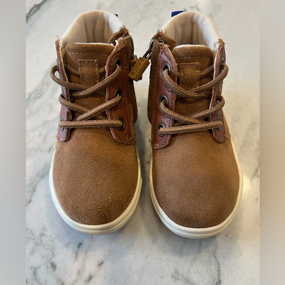 UGG boots, toddler size 6, very good condition